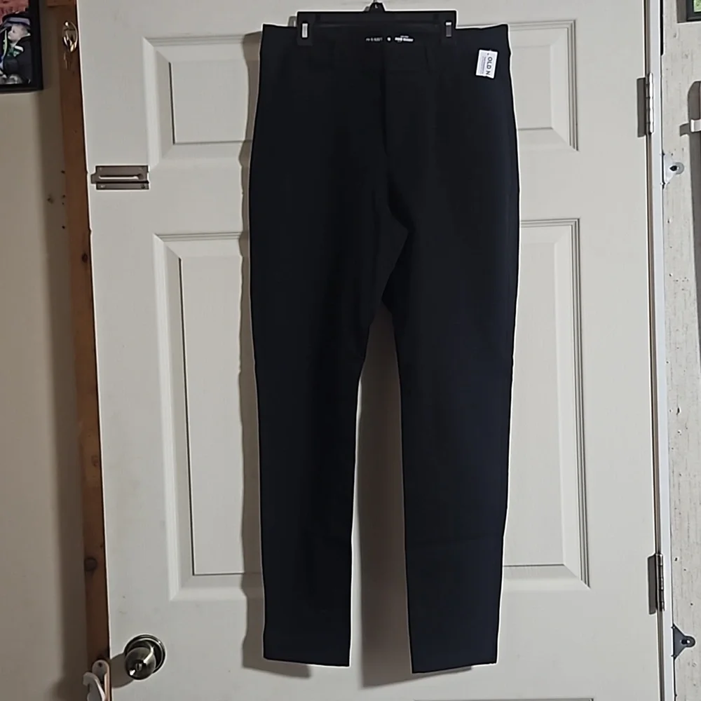 OLD NAVY HIGH RISE PIXIE PANT: BLACK: NEW WITH TAGS: SIZE 12 TALL